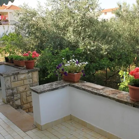 Apartment By The Sea - 8304 *