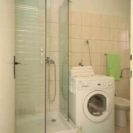 Apartment By The Sea - 8304 *