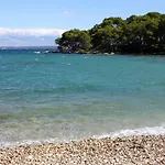 Apartman By The Sea - 8304 Ugljan