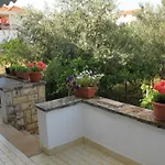 Apartman By The Sea - 8304 *